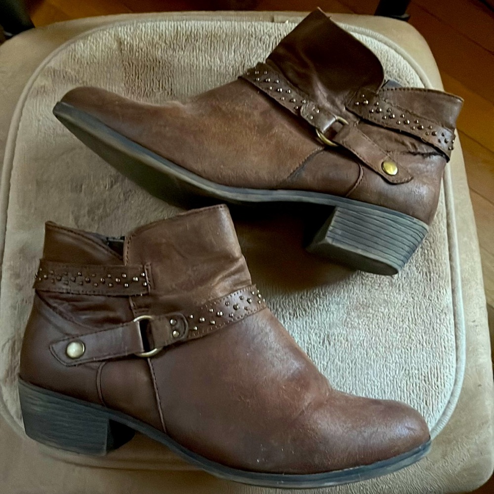 Used. Brown booties